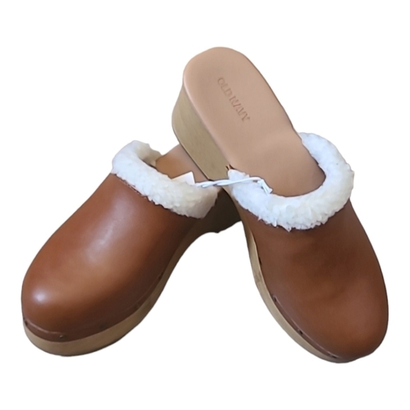 6 • Old Navy • Faux-Leather Sherpa-Lined Clogs - Picture 6 of 6